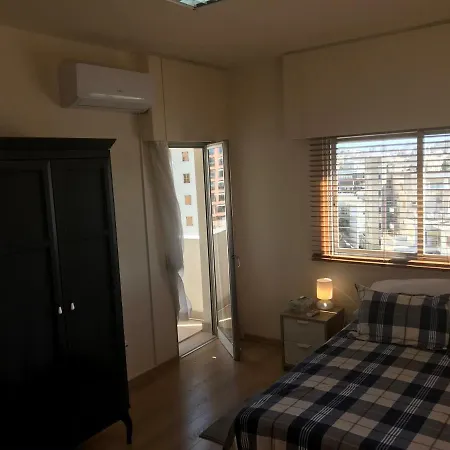 Spacious & Bright Central Apartment