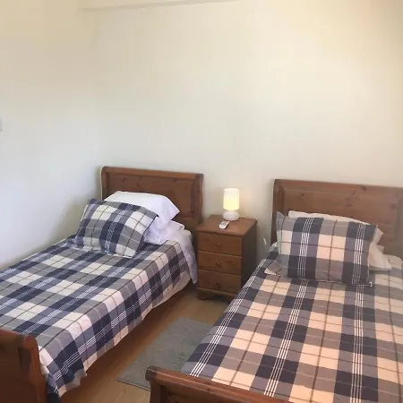 Spacious & Bright Central Apartment *