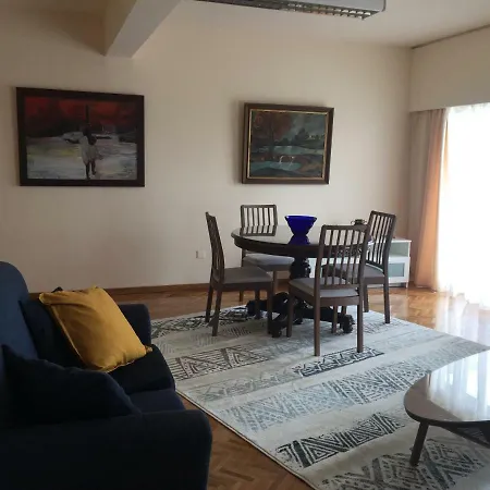 Apartment Spacious & Bright Central